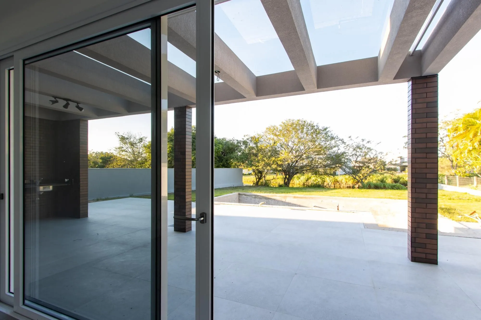 Imagem Linda Casa de 5 suítes com fundos Lago no TerraVille