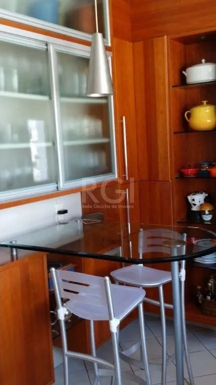 Imagem Vende cobertura mobiliada, 3 dormitórios, 3 vagas, Petrópolis