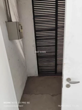 Imagem Imóvel Comercial de Alto Padrão em Alphaville Industrial, Barueri-SP: 4 banheiros, 4 vagas, 272,68 m² de área!