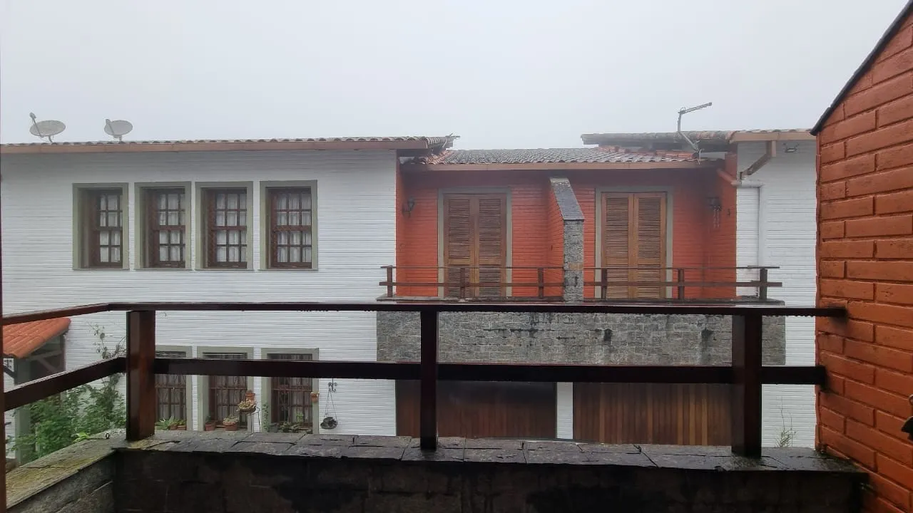 Imagem Casa em Condomínio para Venda em Teresópolis / RJ no bairro Alto