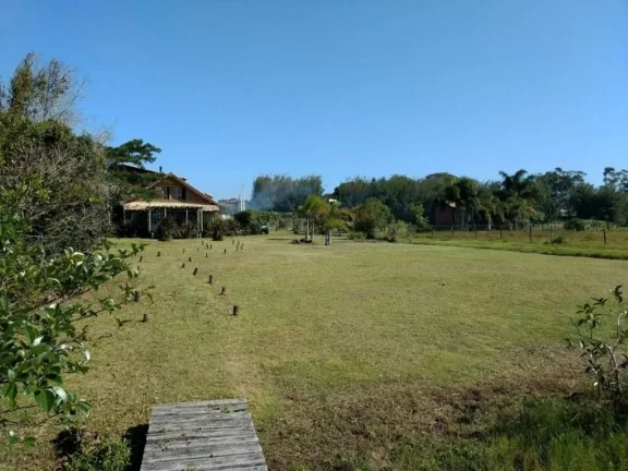 Imagem Casa Espaçosa com Vista para Lagoa em Ibiraquera, Imbituba-SC