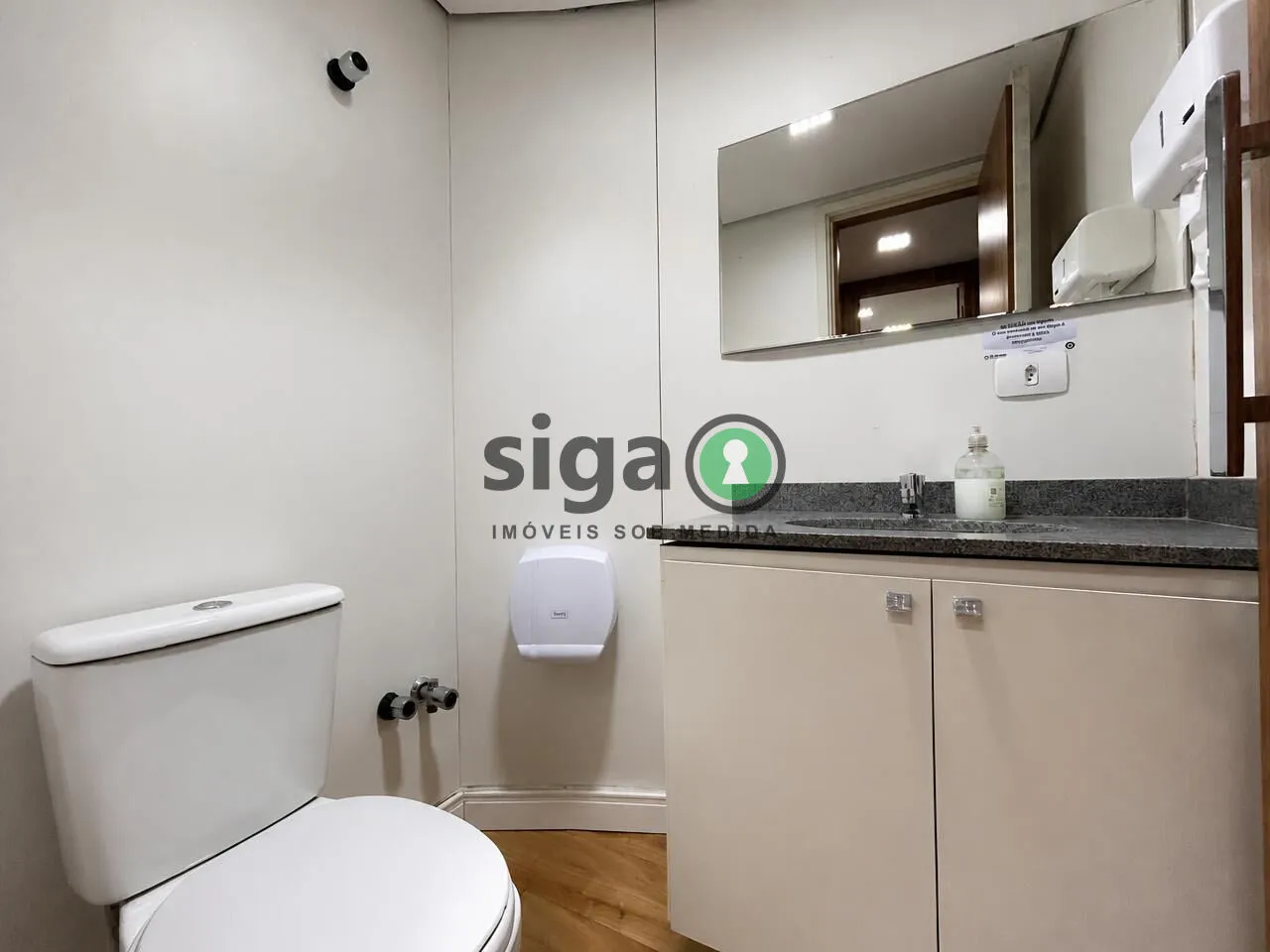Imagem Sala Comercial de 97m² com 4 Vagas - Brooklin - São Paulo/SP