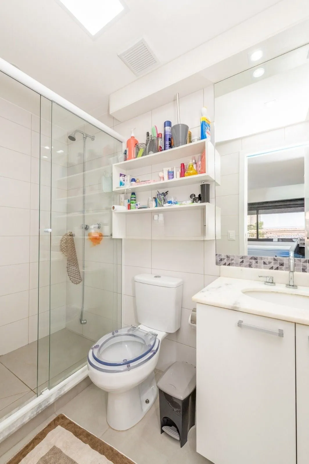 Imagem Yellow residence Apartamento de 2 Dormitórios Semimobiliado com 2 Vagas Próximo a Pucrs