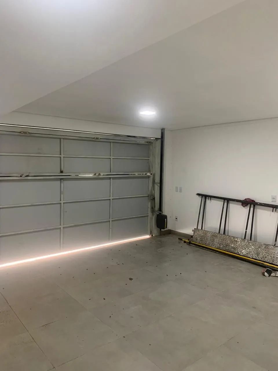 Imagem Casa com 3 dormitórios e suíte à Venda no Bairro Medianeira - Porto Alegre/RS