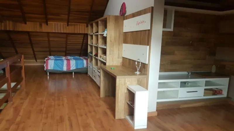 Imagem Casa para Venda - 165.52m², 3 dormitórios, sendo 1 suites, 2 vagas - Sarandí