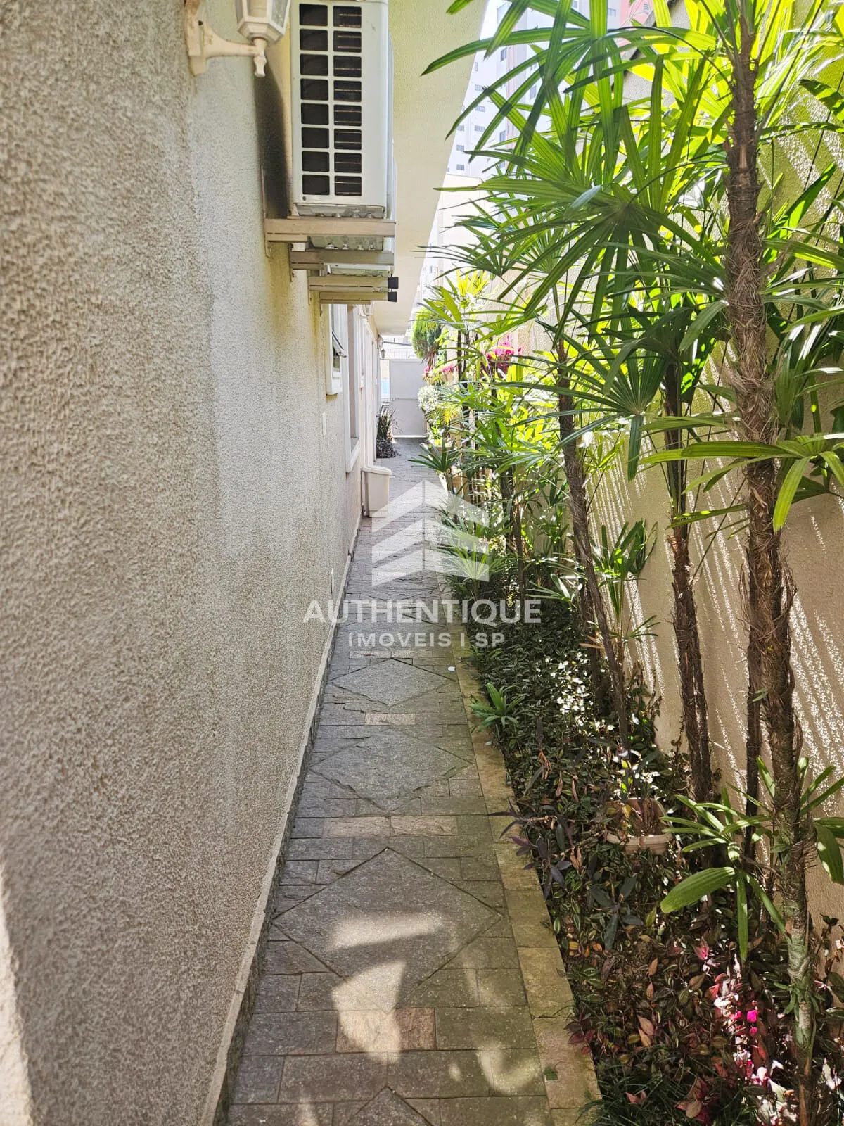 Imagem Casa Comercial I Excelente oportunidade para montar clínica, laboratório, pet, estética ou investir