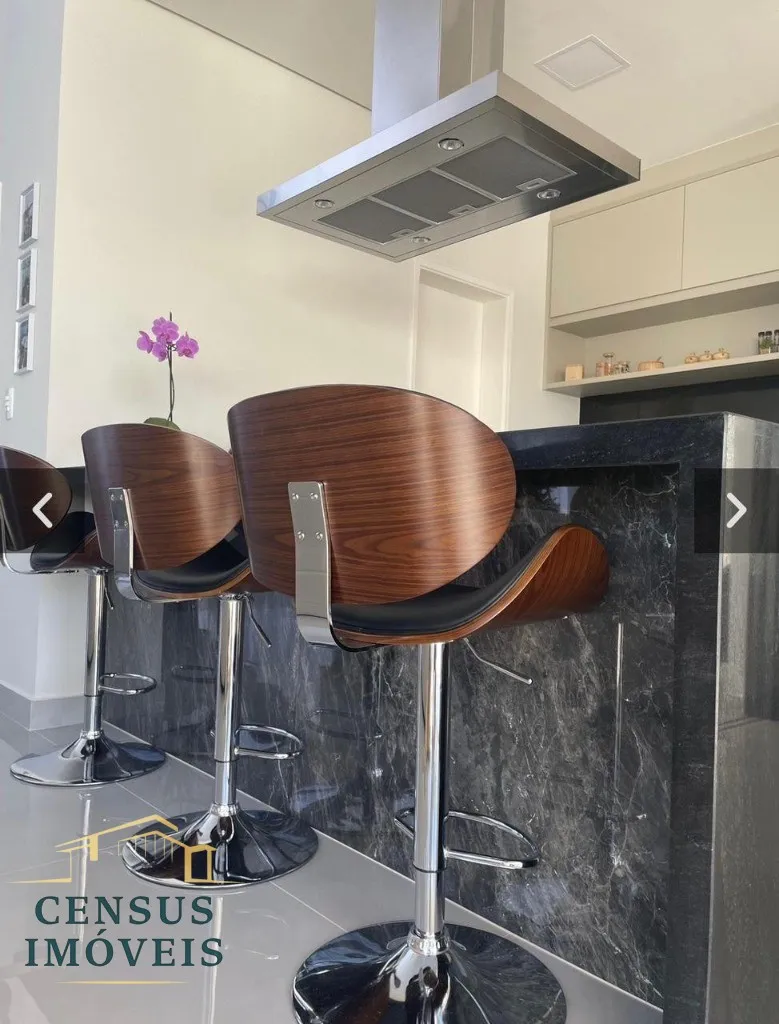 Imagem Casa para locação no Condomínio Mont'alcino, 3 suítes, piscina, bairro Jardim América em Valinhos.