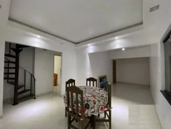 Imagem Sobrado Reformado Com 234 m² 4 Dormitórios, 2 Suites 3 Vagas de Gargens