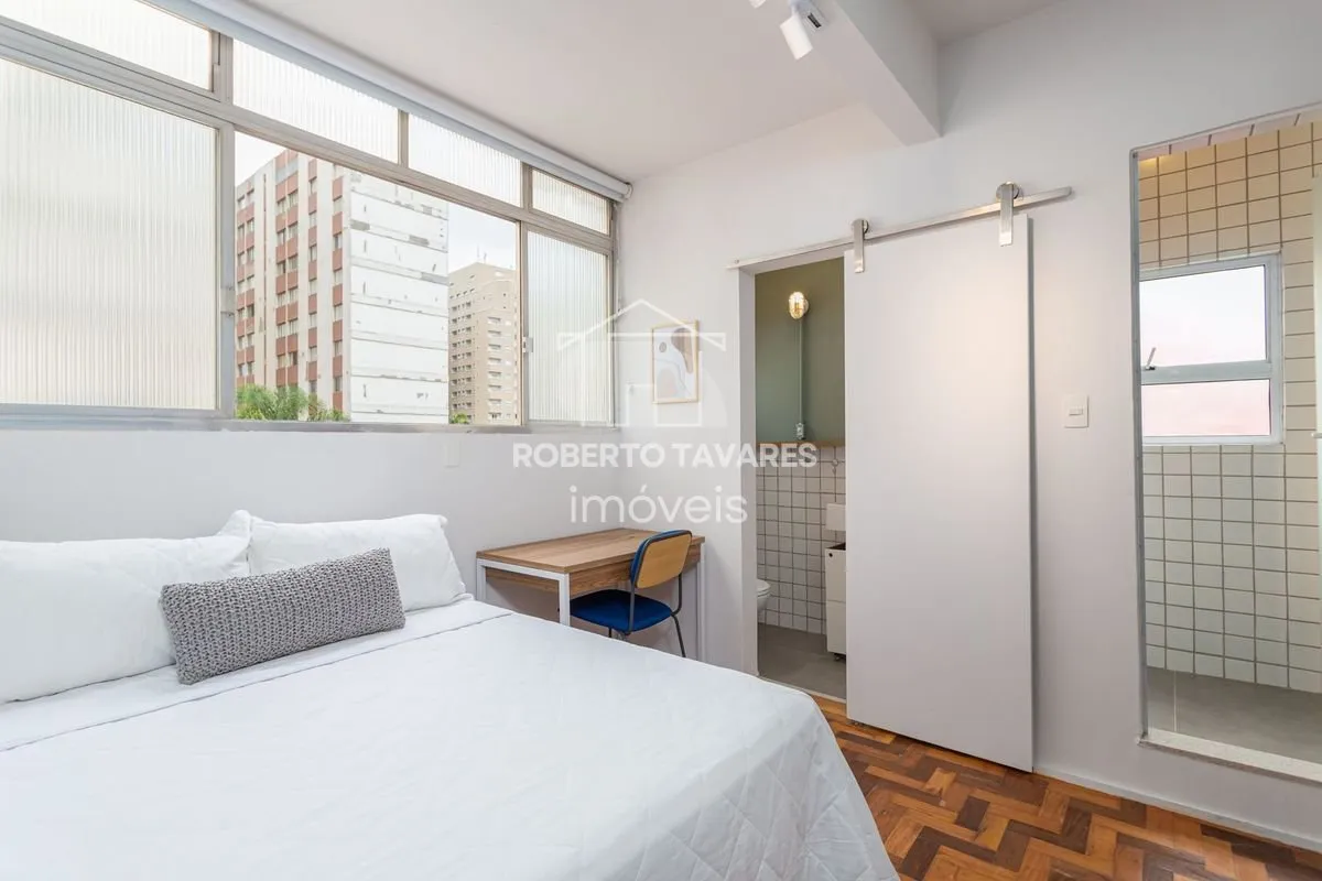 Imagem Apartamento Mobiliado e totalmente Reformado! 145 m2 úteis 5dts e 3 suítes, cozinha aberta para sala - Está a duas quadras da Av. Paulista.
