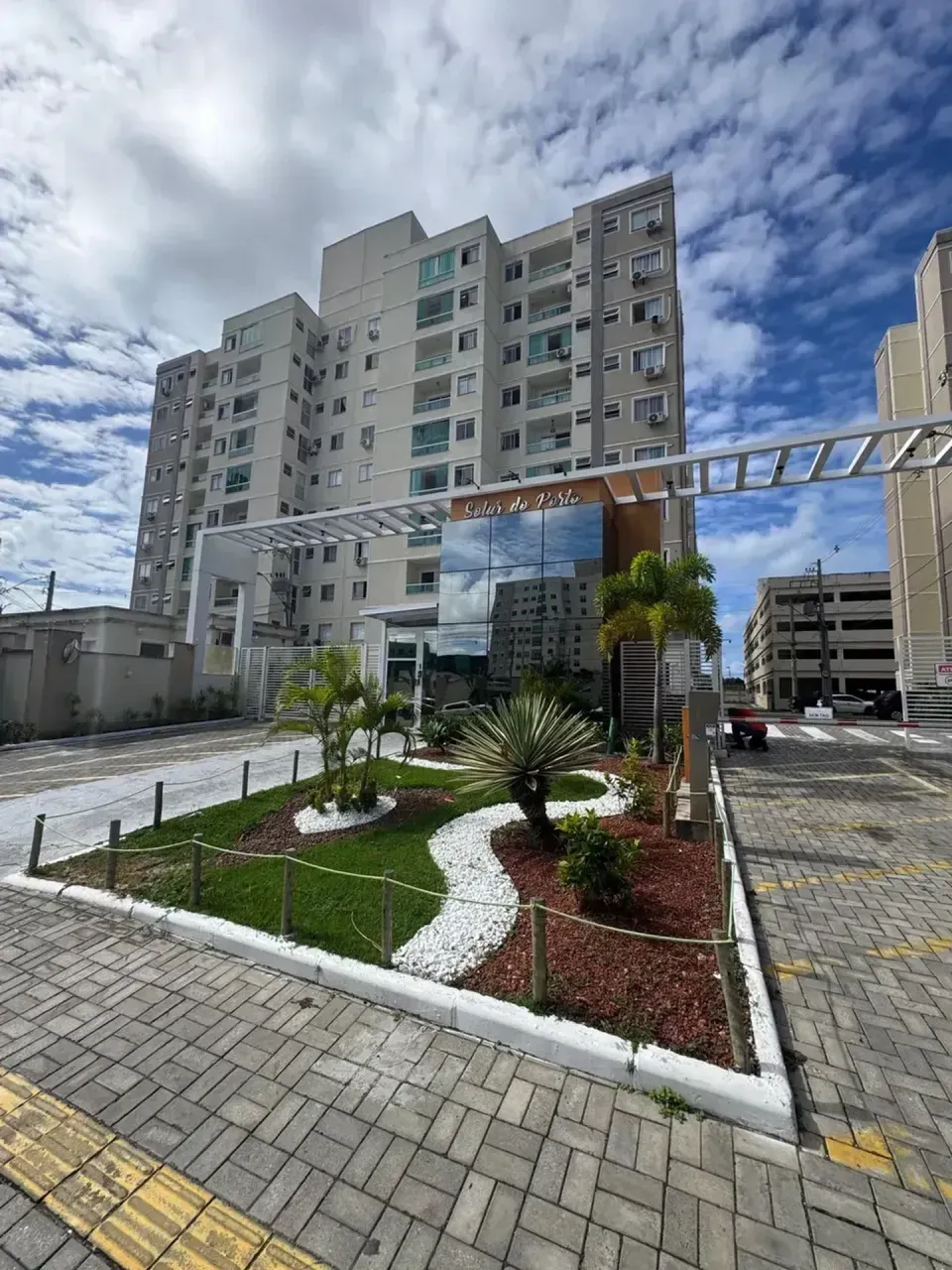 Foto do imóvel Apartamento com 2 Quartos para Alugar, 65 m² em Centro - Lauro de Freitas