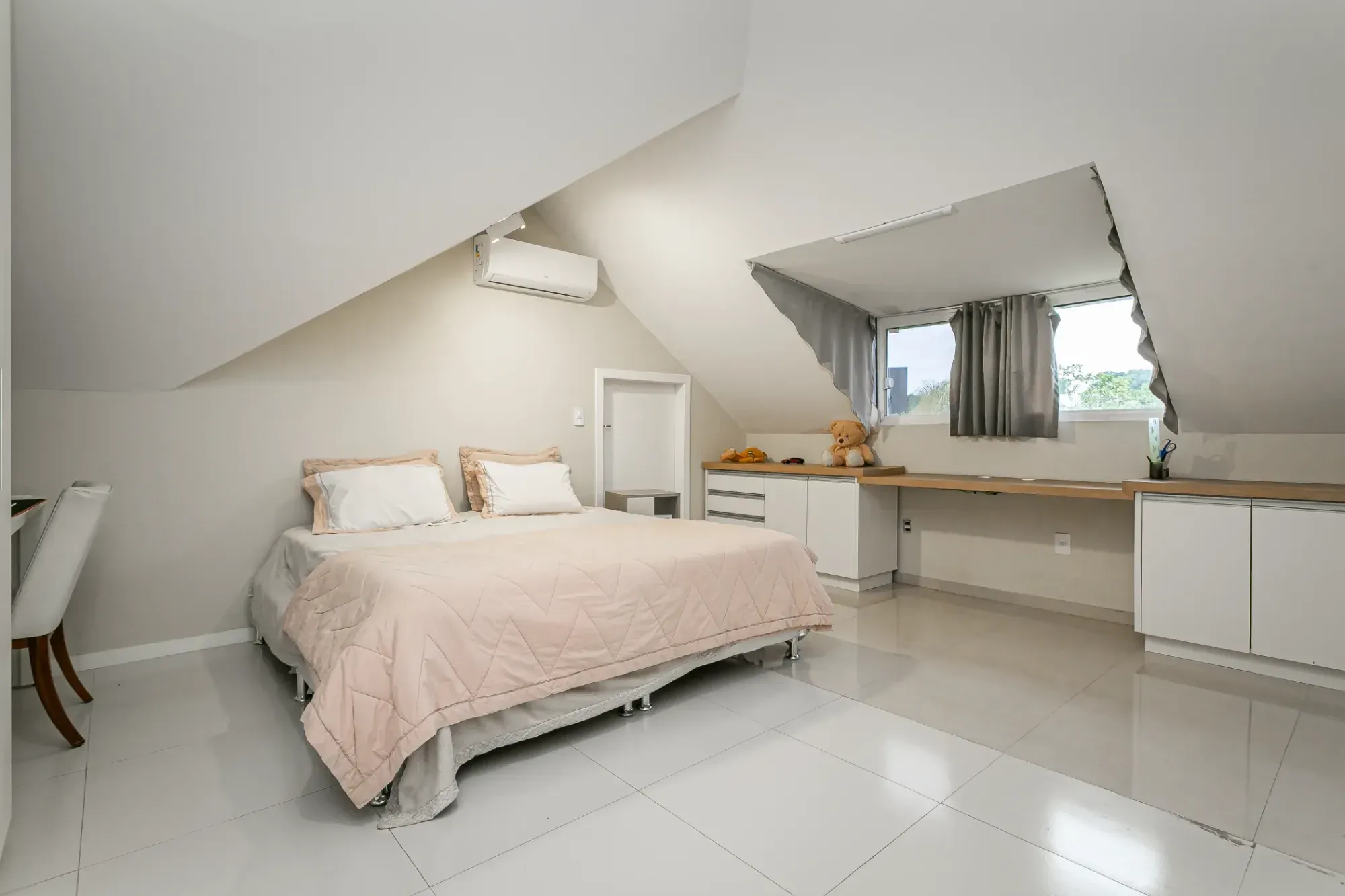 Imagem Casa com 3 Quartos à Venda, 390 m² em Jurerê - Florianópolis
