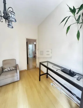 Imagem Apartamento à venda em Copacabana, 3 quartos + Dependência, 95m2.