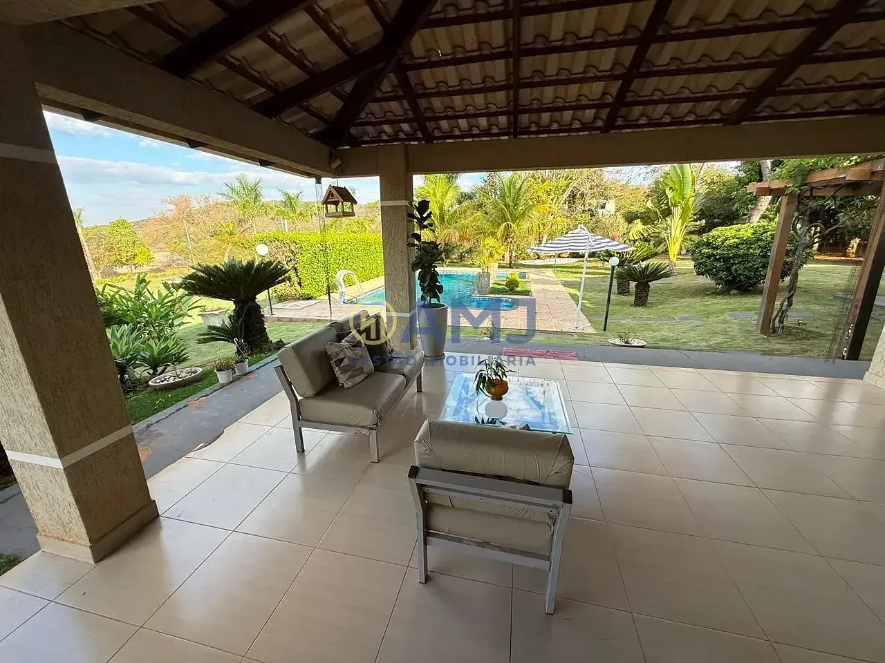 Imagem CHÁCARA DE ALTO PADRÃO COM CAMPO DE FUTEBOL PRÓPRIO - TERRAS DO BOI ll