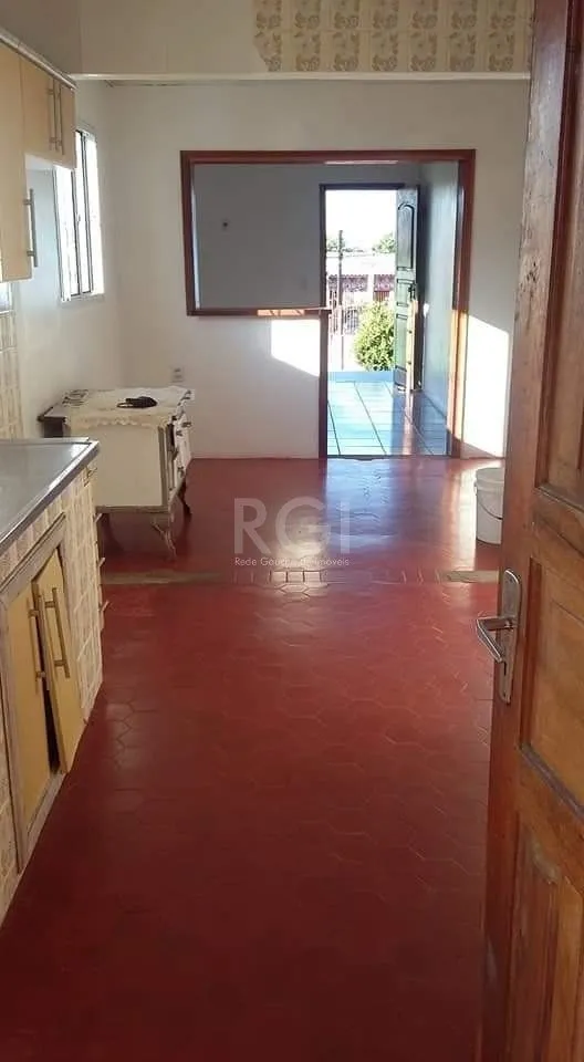 Imagem Casa para Venda - 68m², 2 dormitórios, 1 vaga - Belém Novo