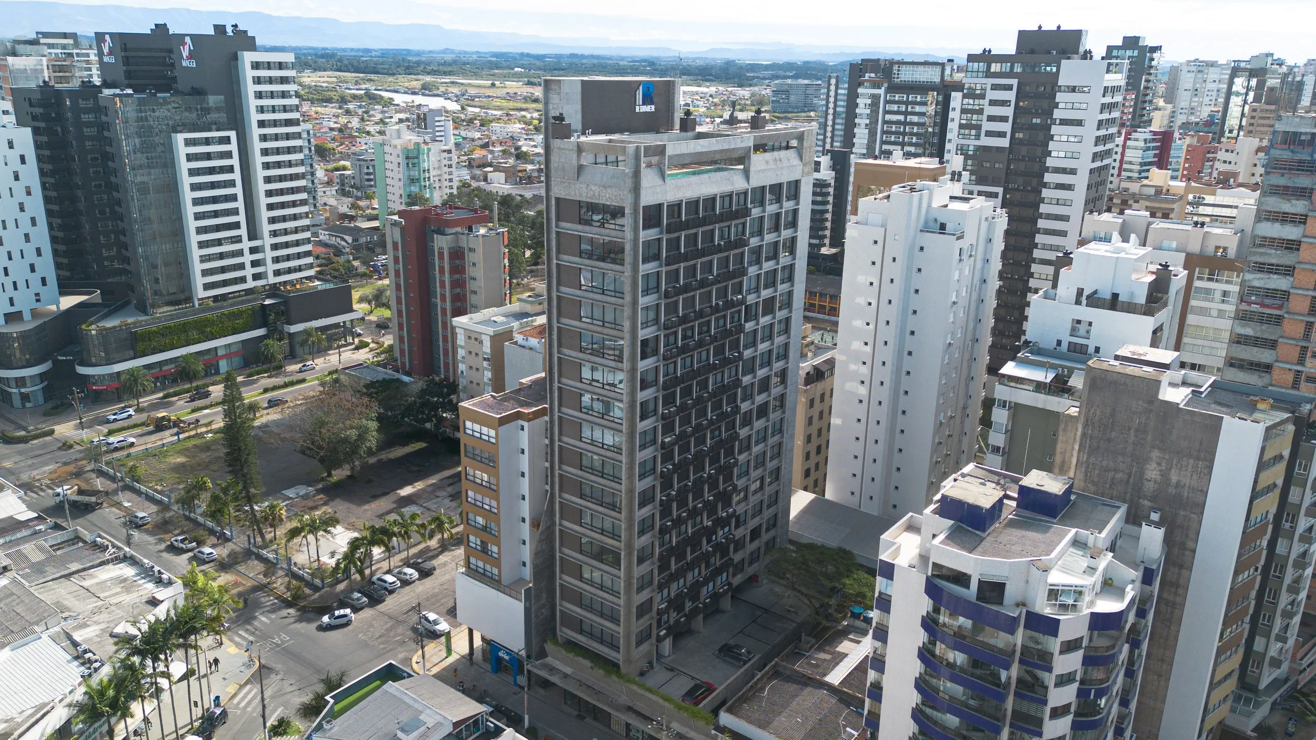 Imagem Apartamento à venda em Torres, Centro, com 2 quartos, 73.76m2