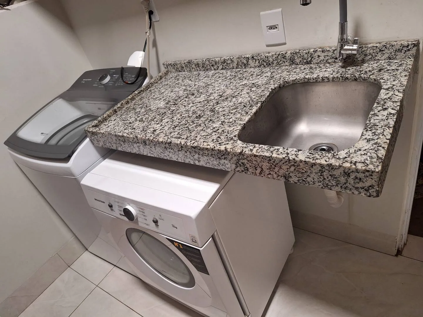 Imagem Casa 3 Quartos sendo 1 Suite Condomínio São José Bairro Distrito