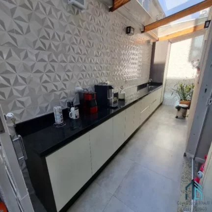 Imagem Sobrado em condomínio 03 quartos c/suíte, terraço, espaço nos fundos, no Uberaba em Curitiba PR