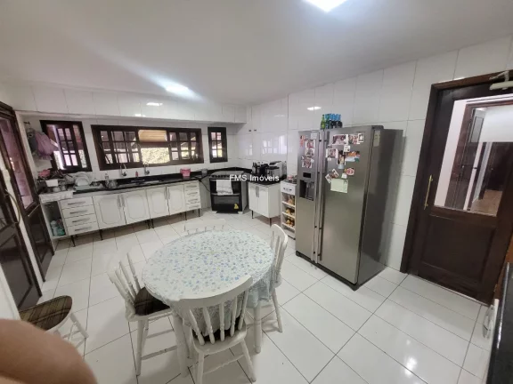 Imagem Casa Comercial de Luxo no Butantã, São Paulo-SP: 6 Quartos, 3 Salas, 7 Vagas de Garagem - 450,00m² de Área