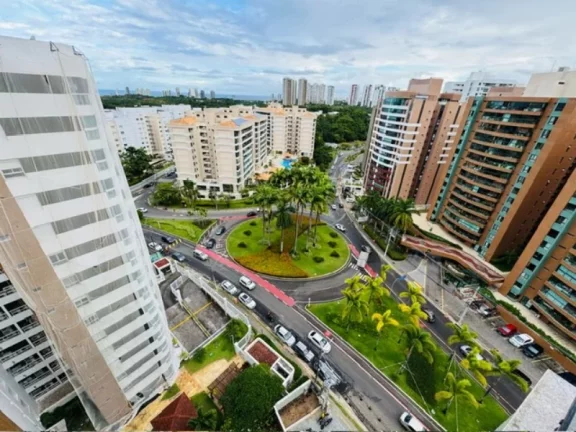 Imagem A 5ª Avenida Imóveis selecionou essa exclusiva unidade no Mansão Bellagio no cobiçado Alphaville Salvador 1: 4 suítes c/ 203,00m² andar alto 4 vagas