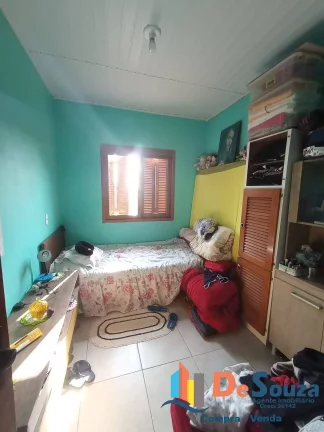 Imagem Imóvel com anexo + 2 apartamentos