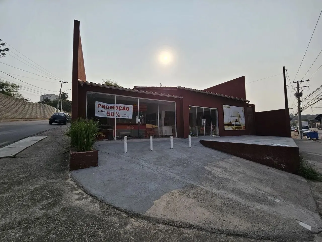 Foto do imóvel Salão comercial à venda em Sorocaba-SP: 1 sala, 1 banheiro, 3 vagas, 170m² no Quintais do Imperador em QUINTAIS DO IMPERADOR, SOROCABA - SP