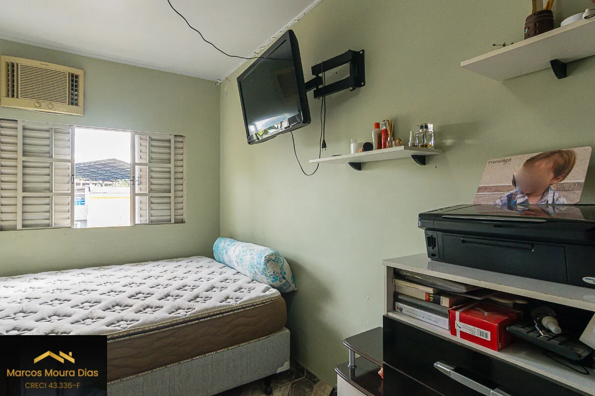 Imagem Casa Sobrado na Vila Dalva com 4 Dormitórios e 2 Vagas de Garagem, Oportunidade