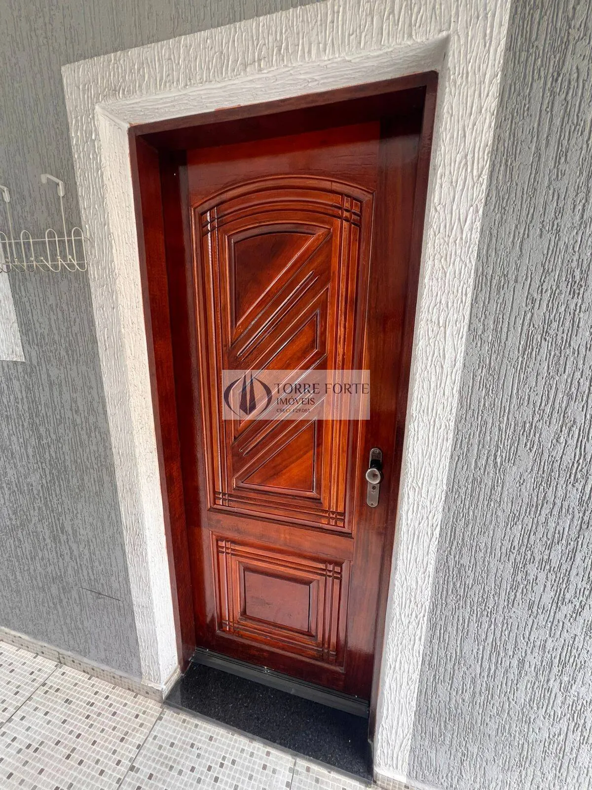 Imagem Linda casa estilo sobrado com 3 dormitórios e 3 vagas na Vila Salete