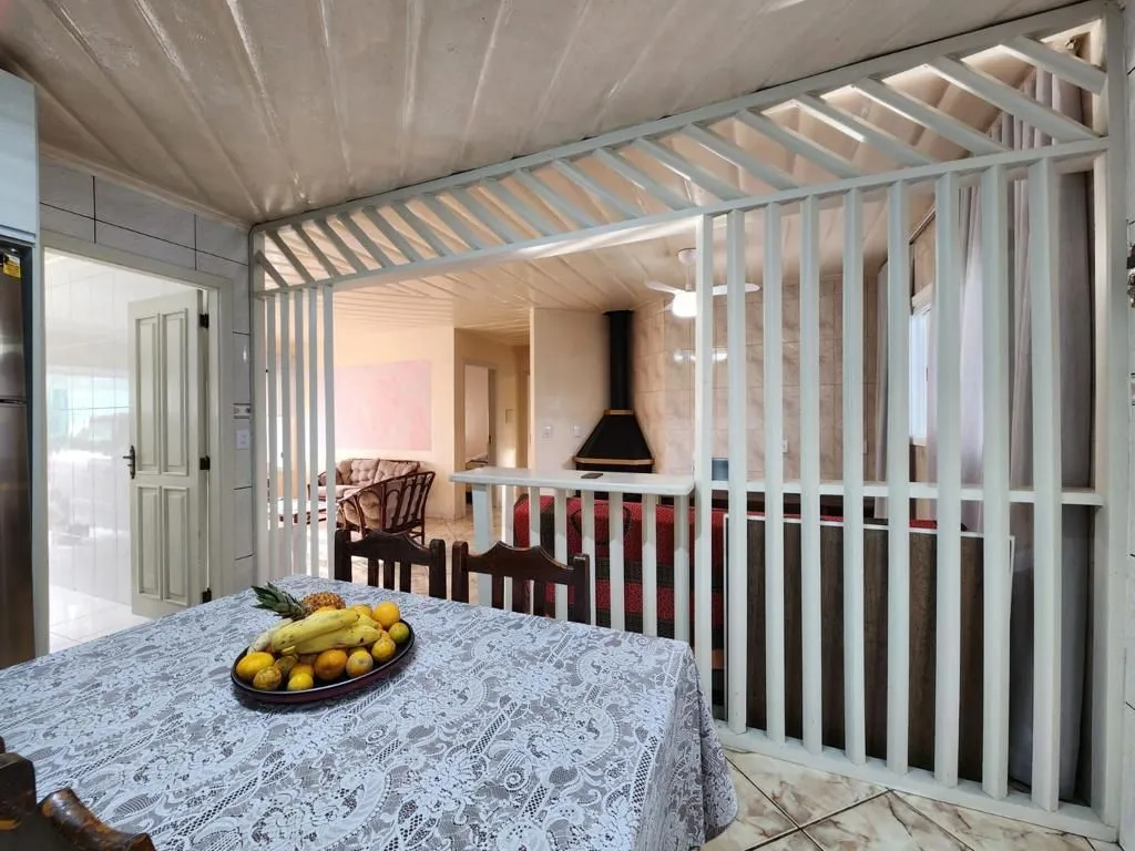 Imagem Casa 3 dormitórios, 1 suite, lareira, 2 vagas de garagem, piscina, bairro Mariápolis, Osório-RS