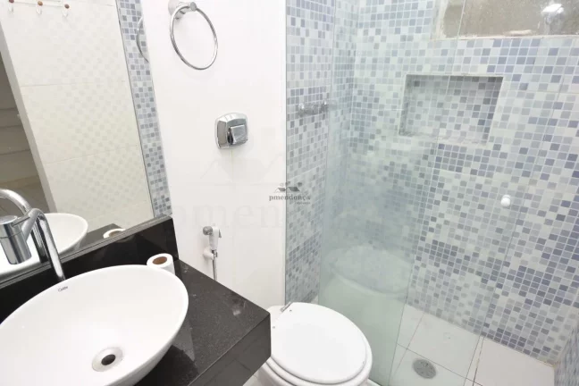 Imagem Apartamento bem distribuído com living para 02 ambientes, janelas grandes proporcionando boa ilumin...