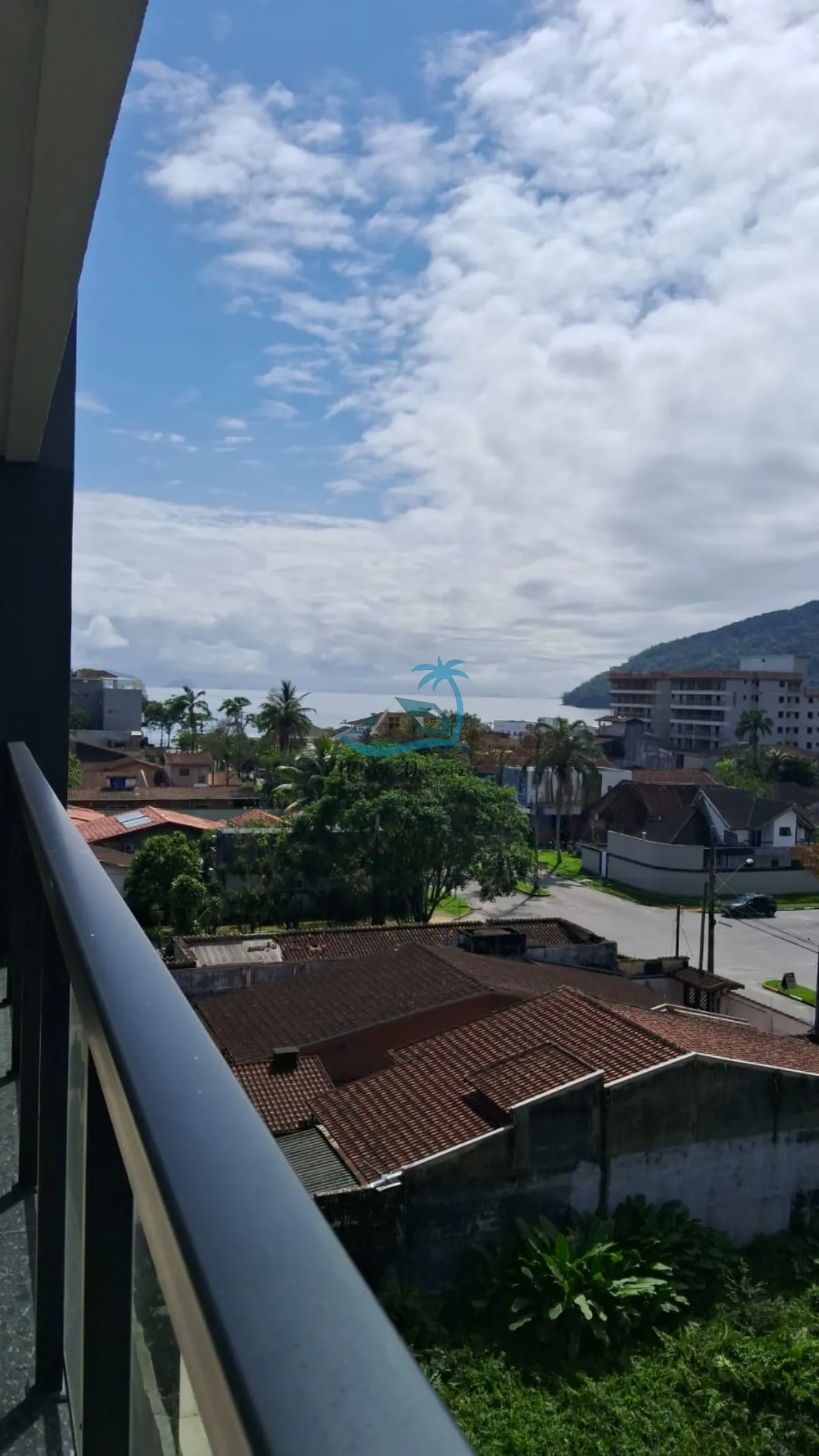 Imagem Excelente apartamento novo a venda à 250 metros da orla de Itaguá em Ubatuba.