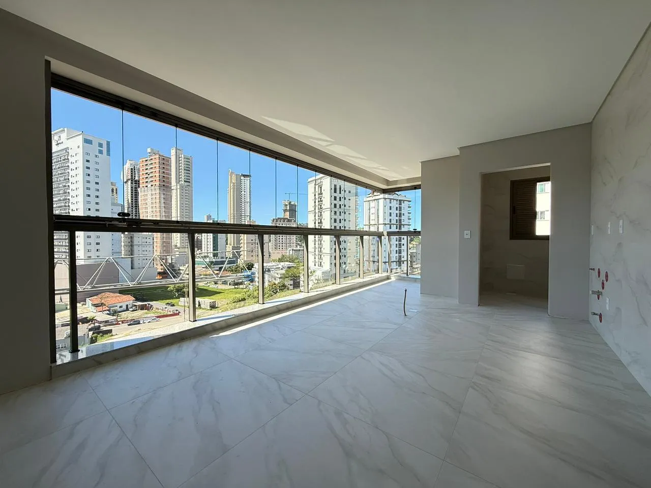 Imagem Apartamento com vista para o mar à venda com 105m2 por R$ 3.000.000,00