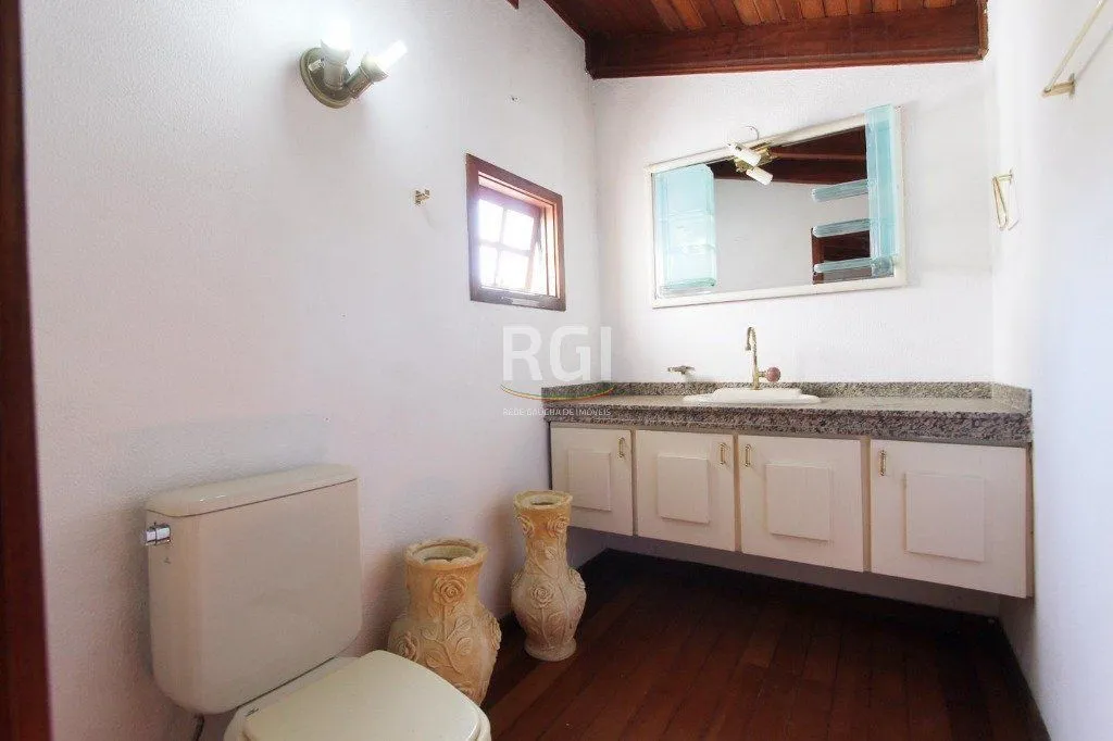 Imagem Casa para Venda - 185.29m², 4 dormitórios, sendo 2 suites, Teresópolis
