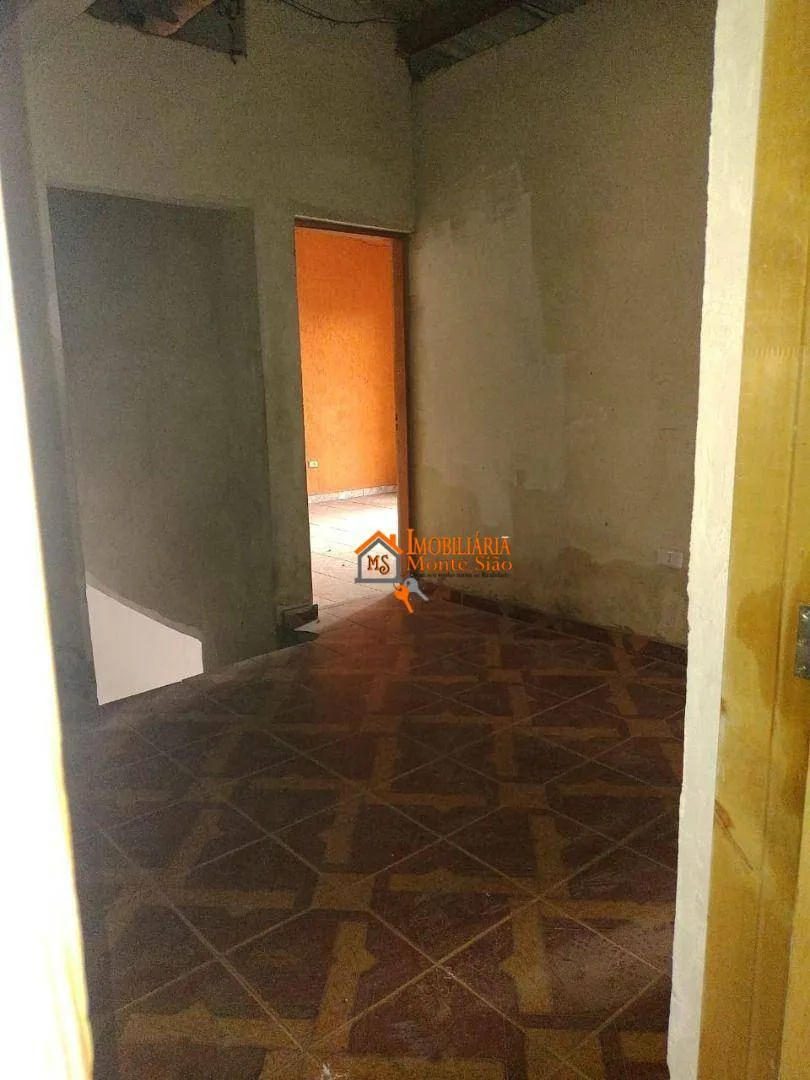Imagem Casa com 6 dormitórios à venda, 200 m² por R$ 750.000,00 - Parque Continental II - Guarulhos/SP