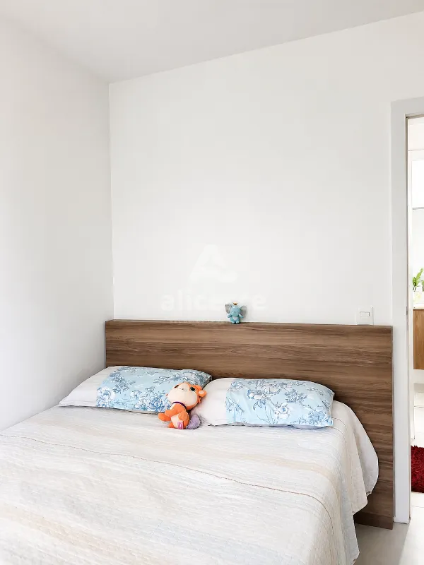 Imagem Apartamento com 2 dormitórios, suíte e churrasqueira na sacada em Areias - São José/SC