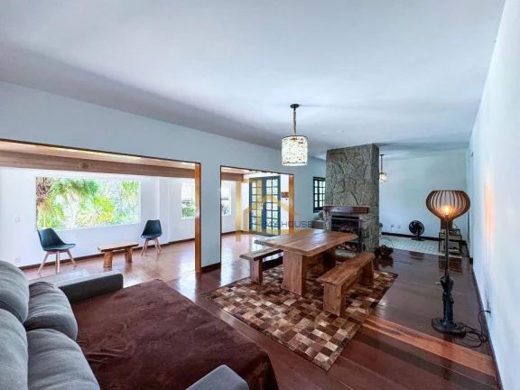 Imagem Casa com 5 dormitórios e lazer privativo à venda na Região do Green Valley em Albuquerque - Teresópolis/RJ
