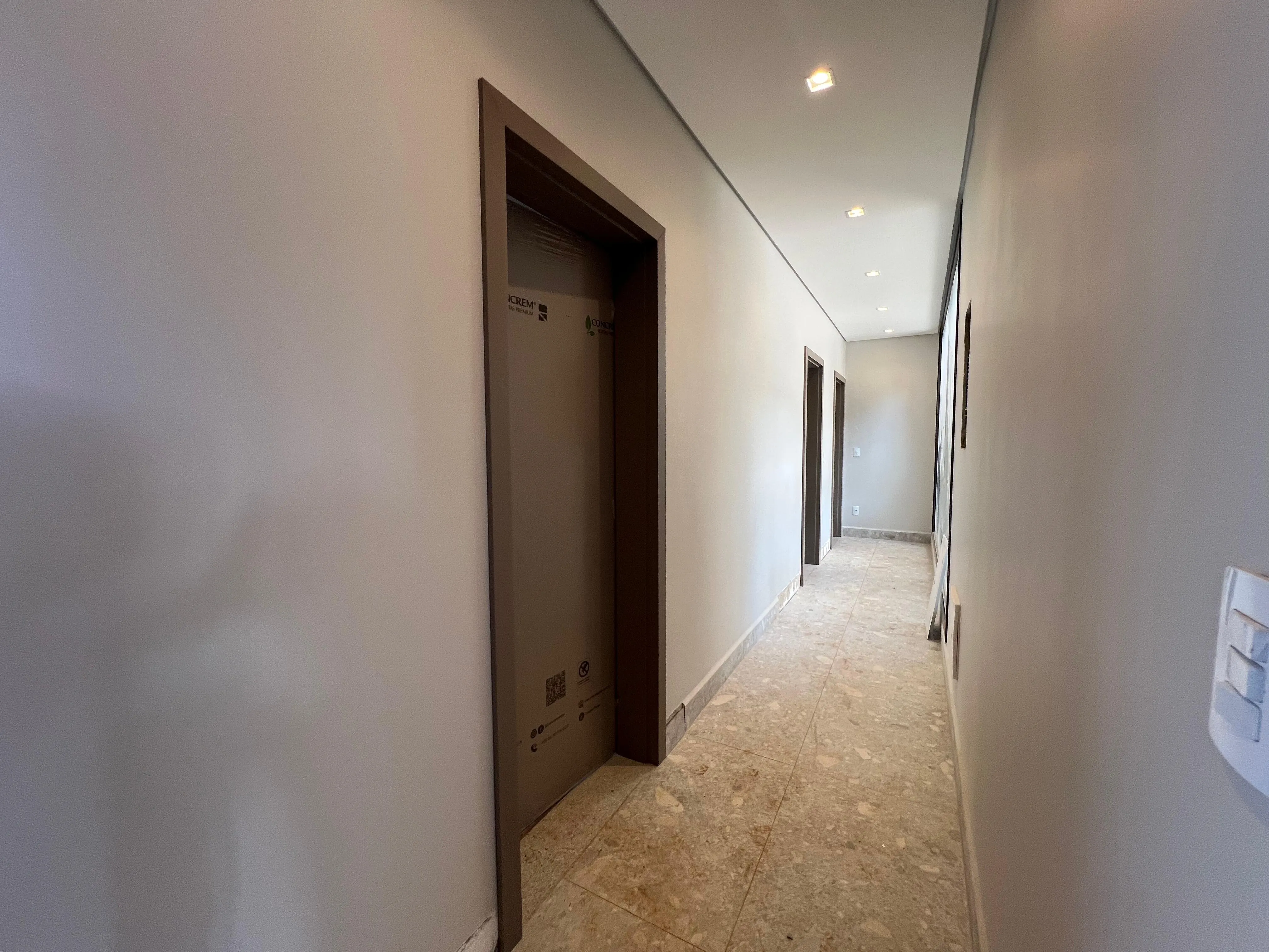 Imagem Luxuosa Casa no Condomínio Fazenda Imperial - 1700m² de Terreno e 402m² de Área Construída