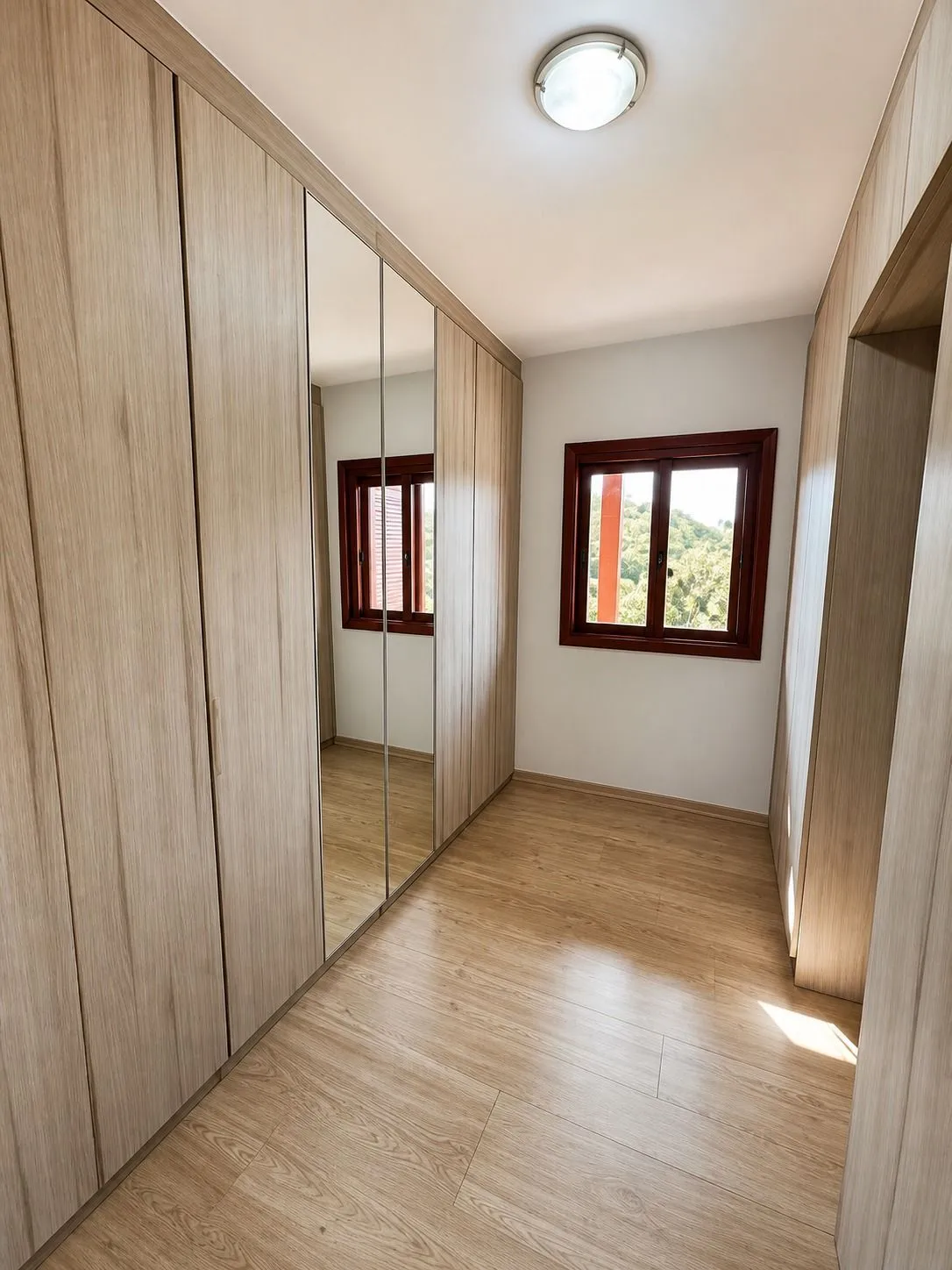 Imagem Luxuosa Residência no Cantegril | 4 Dormitórios, 3 Suítes, 273m² e 8 Vagas