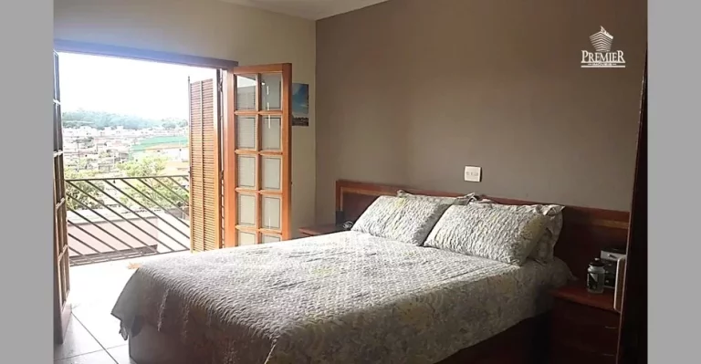 Imagem ÓTIMA CASA NO JARDIM PACAEMBU, COM 3 DORMITÓRIOS SENDO 1 SUÍTE COM BANHEIRA