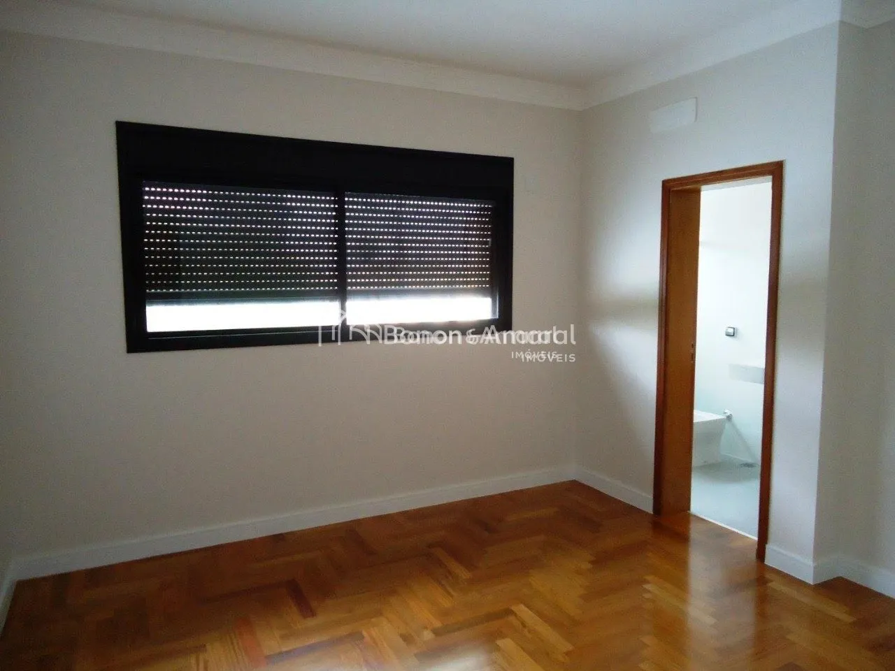 Imagem Casa em condomínio em Paulínia, sobrado, 3 suites, armários,lavabo, 4 vagas, fino acabamento.