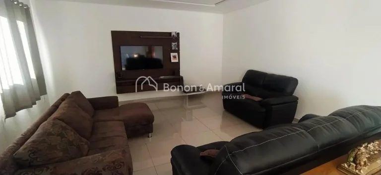 Imagem Linda casa praticamente térrea, localizada em condomínio com fácil acesso às Rodovias Anhanguera...