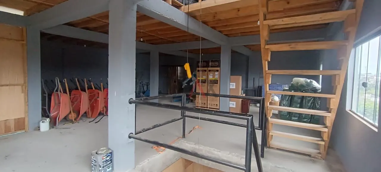 Imagem Barracão Comercial para Locação no Conradinho com 3 Pisos Próximo a Comércios