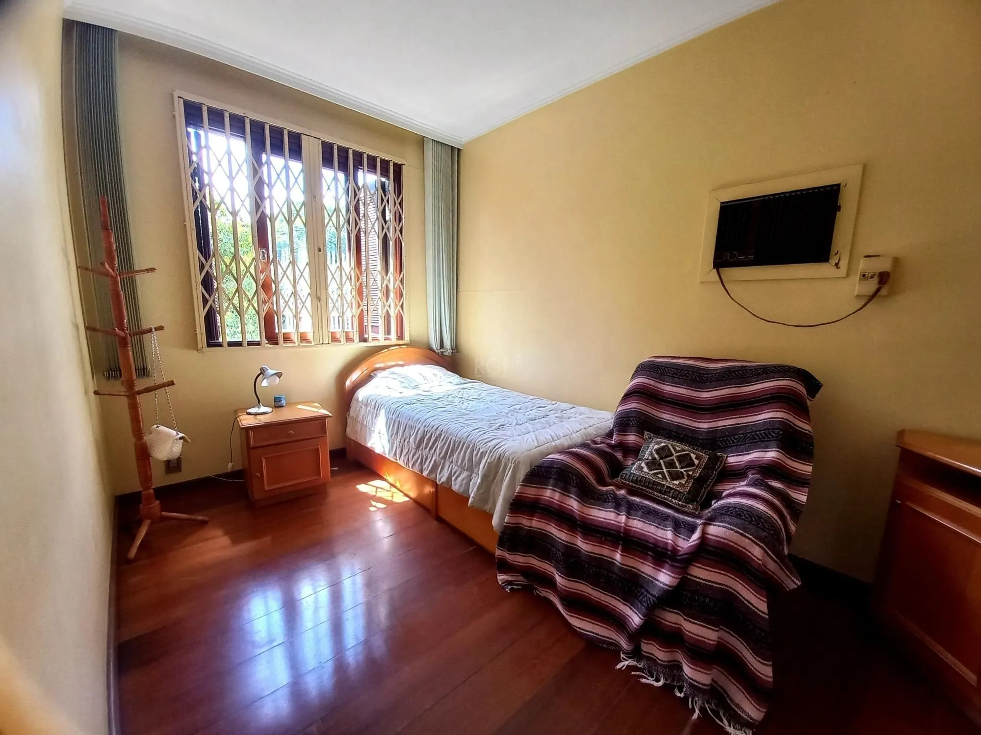 Imagem Casa para Venda - 300m², 4 dormitórios, sendo 1 suites, 2 vagas - Santana