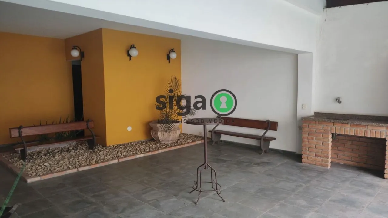 Imagem Casa em Rua tranquila no Real Parque