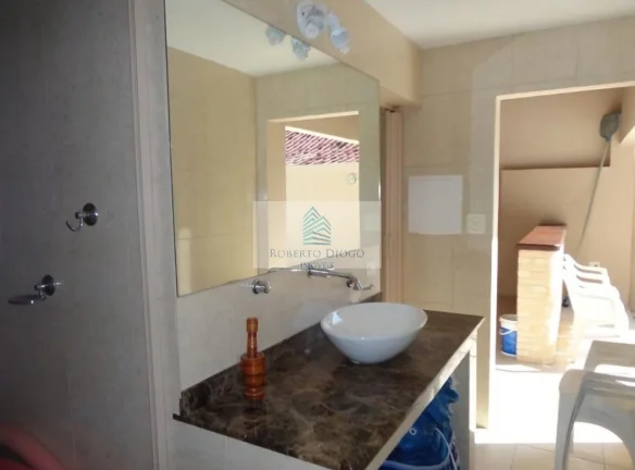 Imagem Casa de luxo em condomínio no Santa Rosa, Niterói-RJ: 4 quartos, 1 suíte, 2 banheiros, 2 vagas de garagem, 450m²