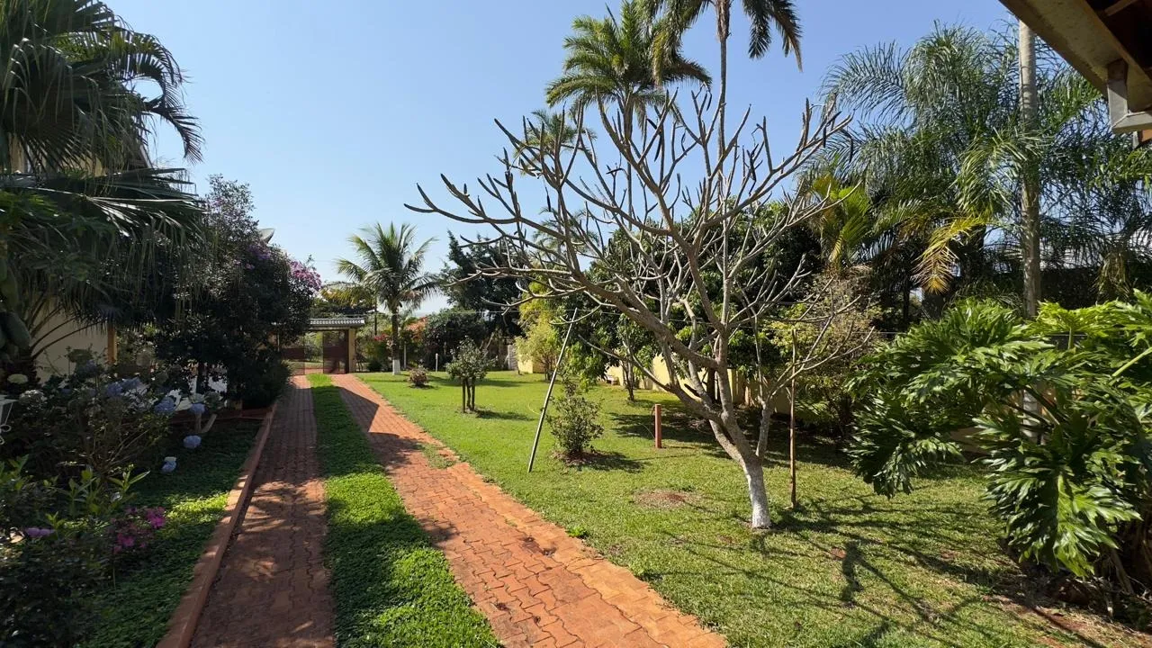 Imagem Imperdível casa de 5 quartos em condomínio no Estribo, Avaré-SP: 1 suíte, 1 sala, 4 banheiros, 4 vagas, 265m².