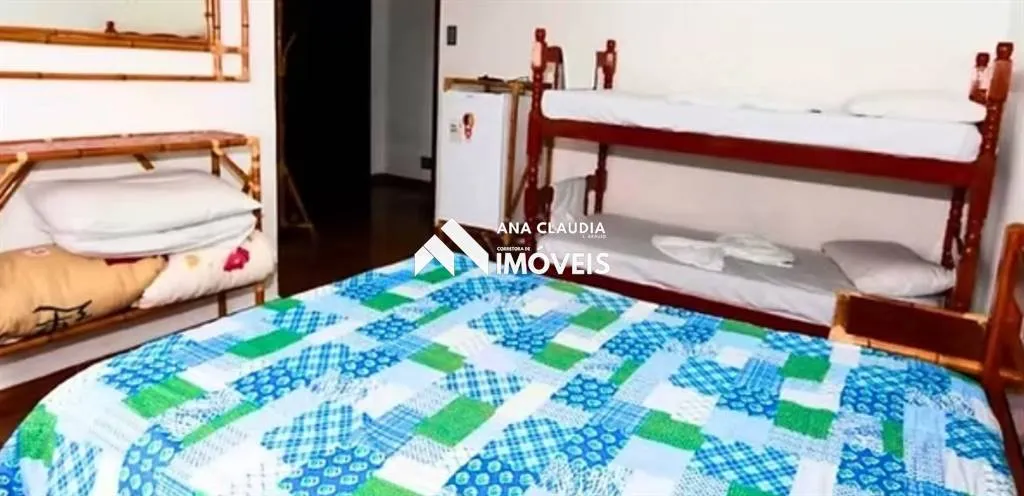 Imagem Imóvel com Pousada em funcionamento. 
Pode ser convertida em escritórios comerciais ou apartamentos para aluguel.
Área do restaurante pode funcionar independente do restante do imóvel