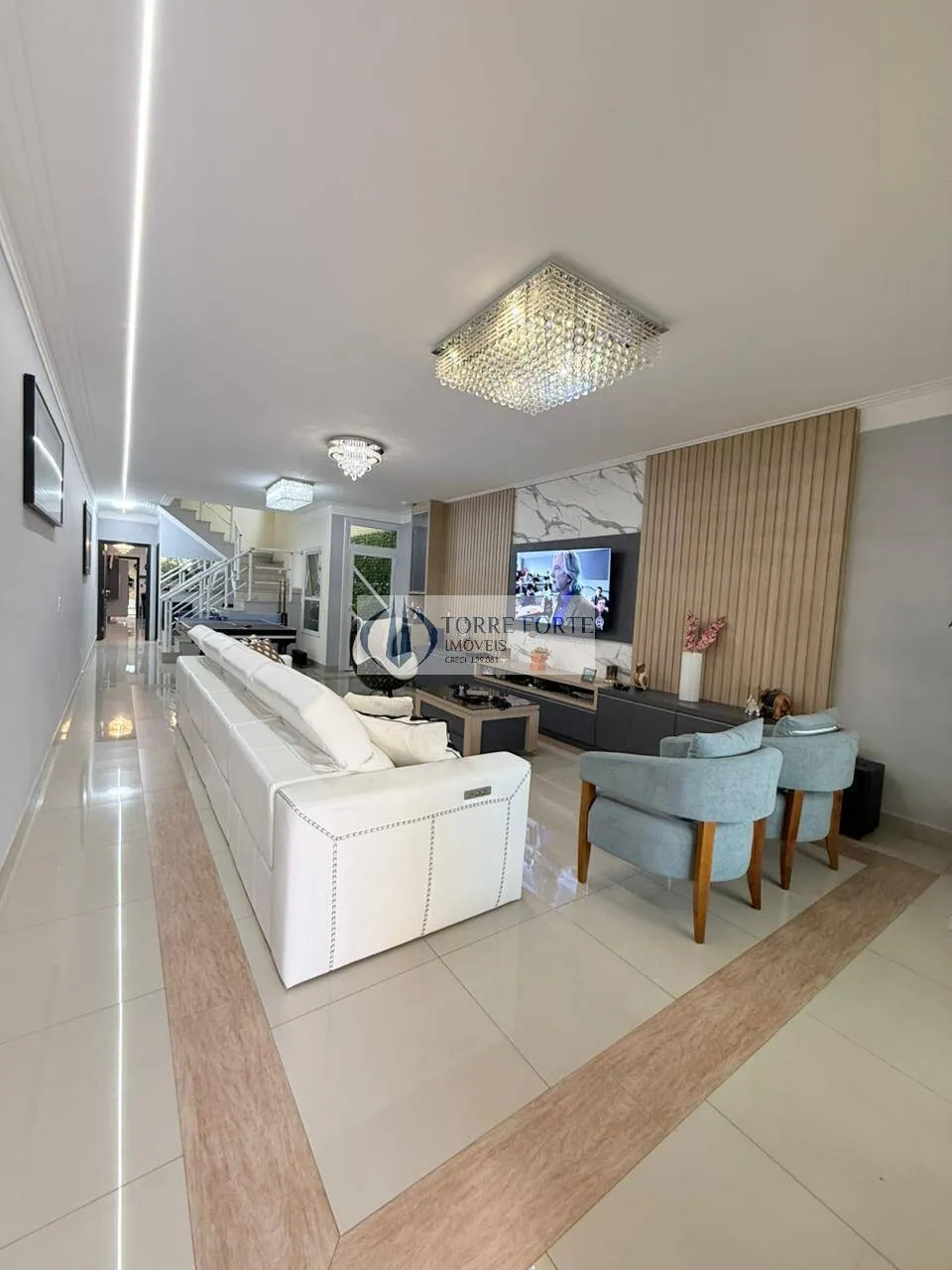 Imagem Linda casa com 4 dormitorios 4 suites 2 vagas na Penha.