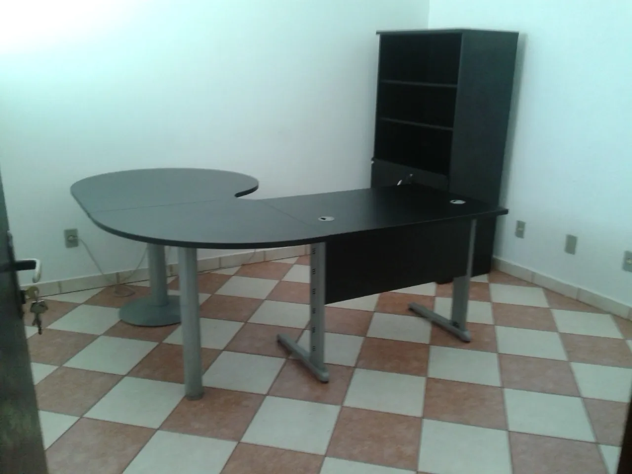 Foto do imóvel Sala Comercial para Locação no Centro de Sorocaba-SP: 1 Sala, 1 Banheiro, 12m² de Área em CENTRO, SOROCABA - SP