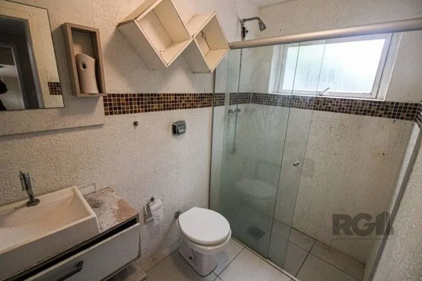 Imagem Excelente casa de 147m² com 3 dormitórios, 4 vagas e 1 piscina.