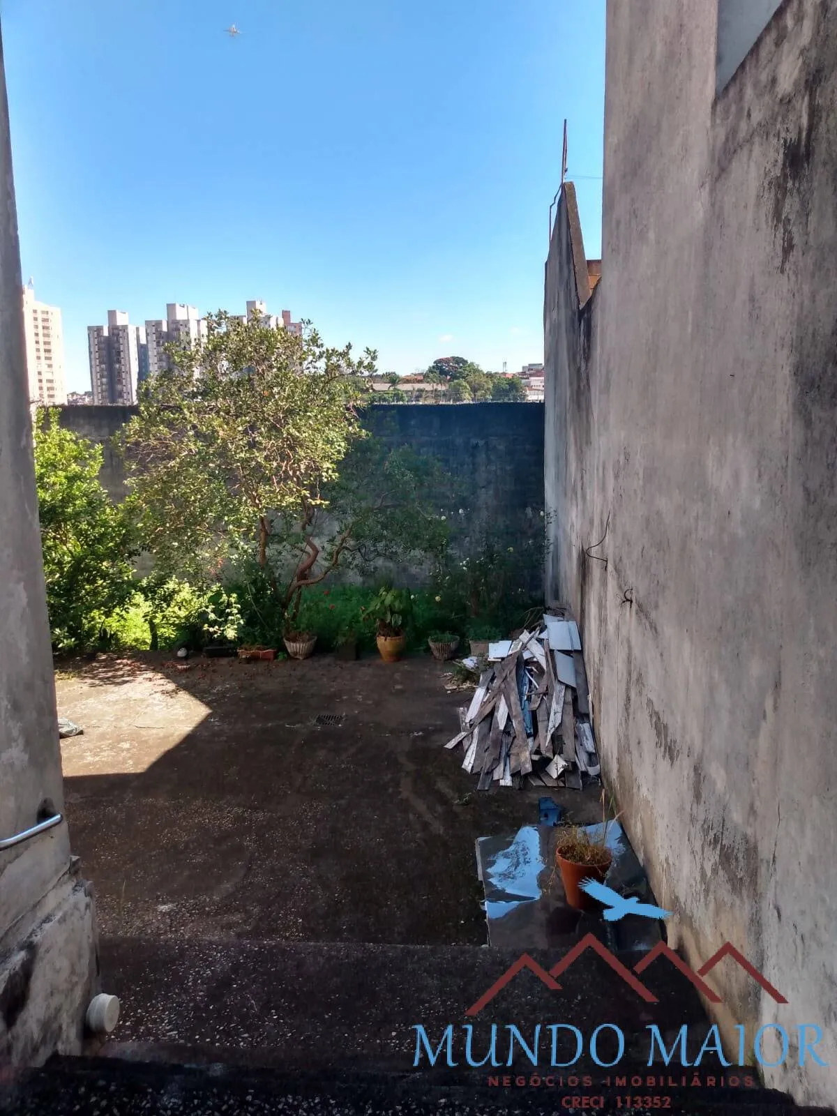Imagem Casa Térrea no Taboão: 2 Dorms, 3 Vagas e 290m²-Diadema -Sp.
